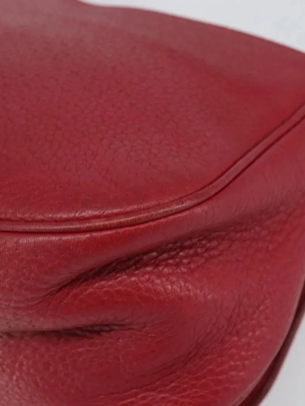 Salvatore Ferragamo Gancini Shoulder Bag Leather Red Gold Auth 166427